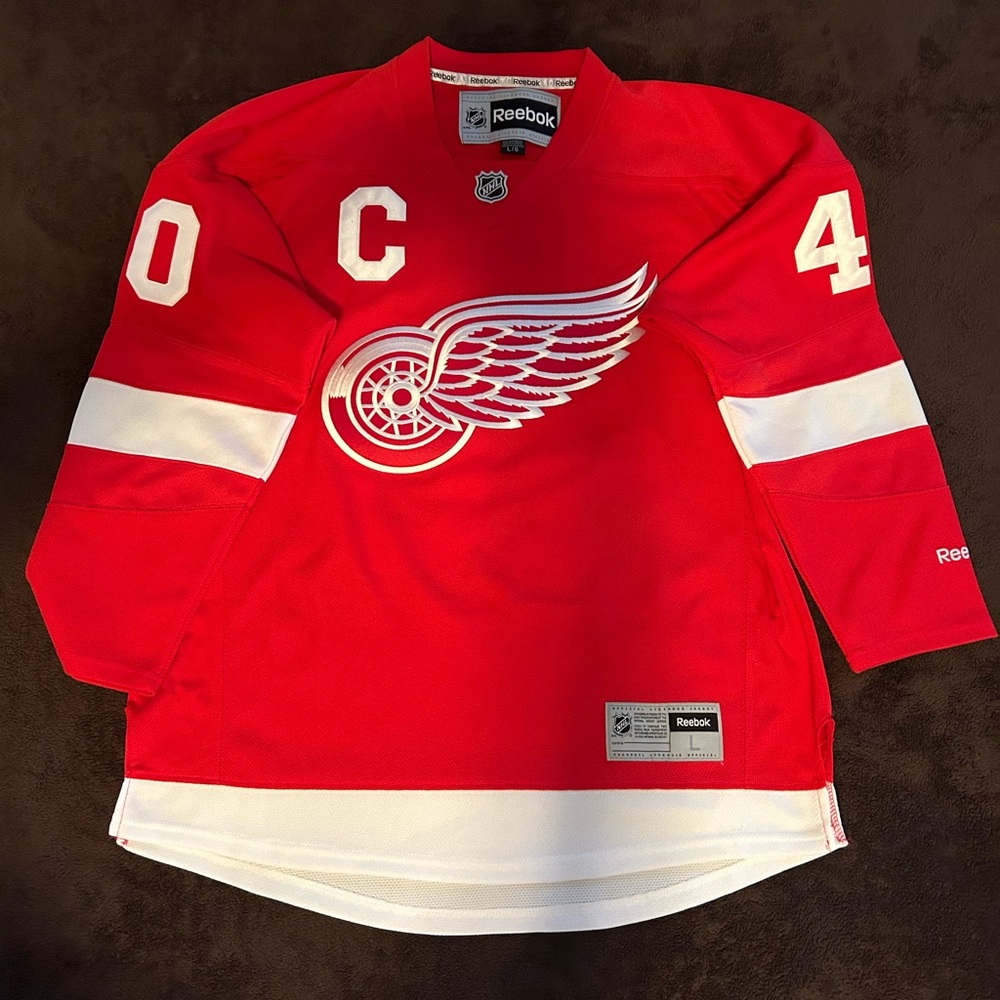 Detroit Red Wings Zetterberg NHL jersey, Reebok size L.